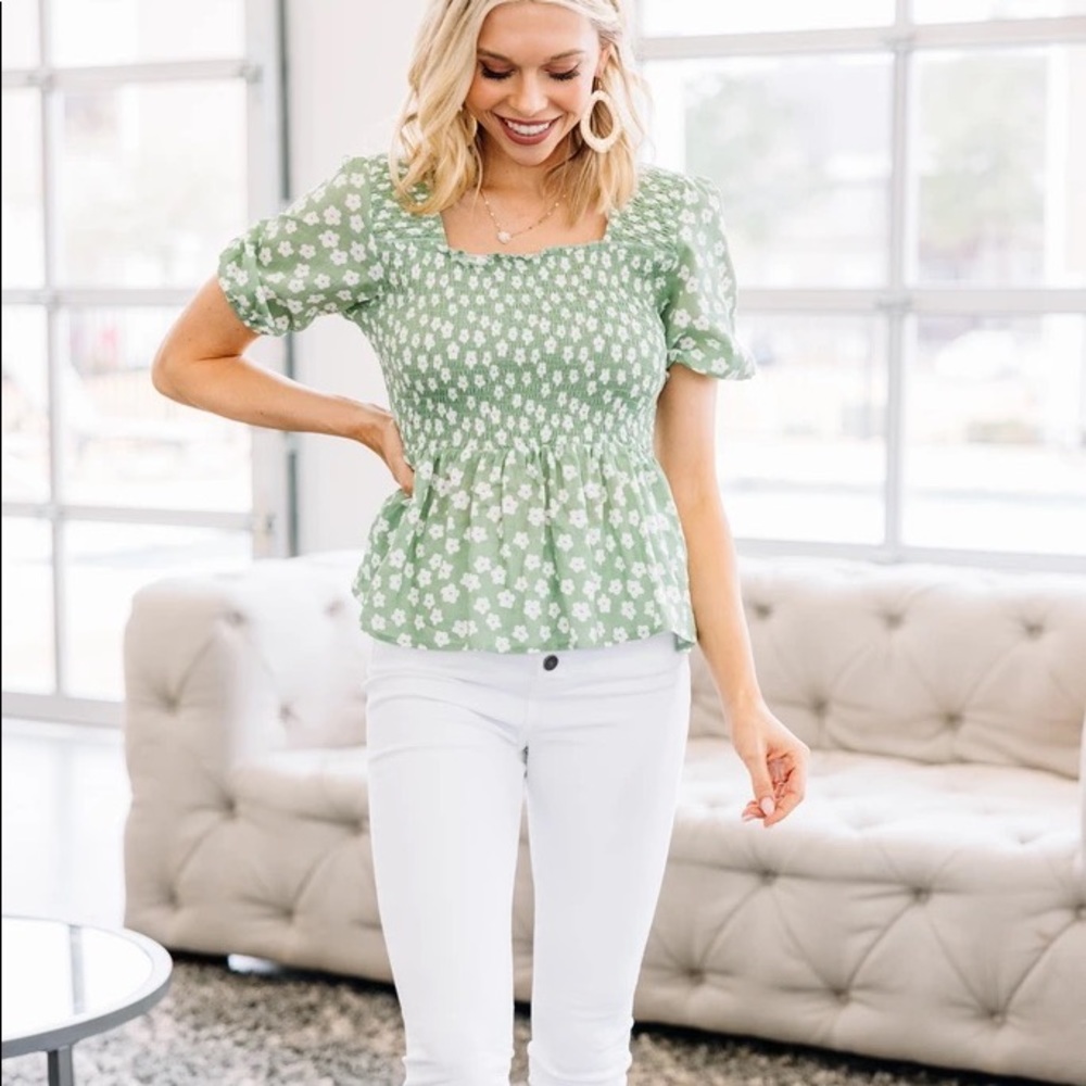 The Mint Julep Boutique Floral Top